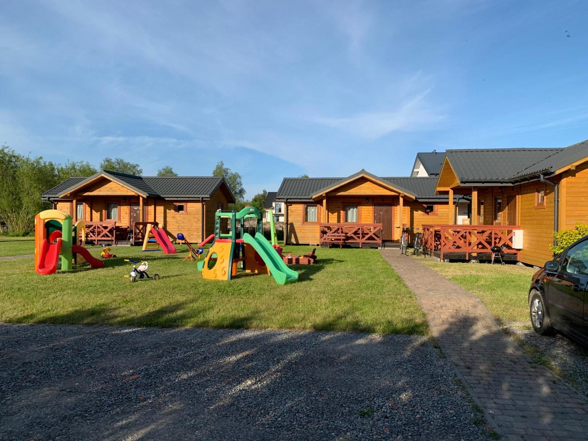 Villa Aurelia Pokoje Goscinne I Domki Letniskowe เมียเลนโก ภายนอก รูปภาพ