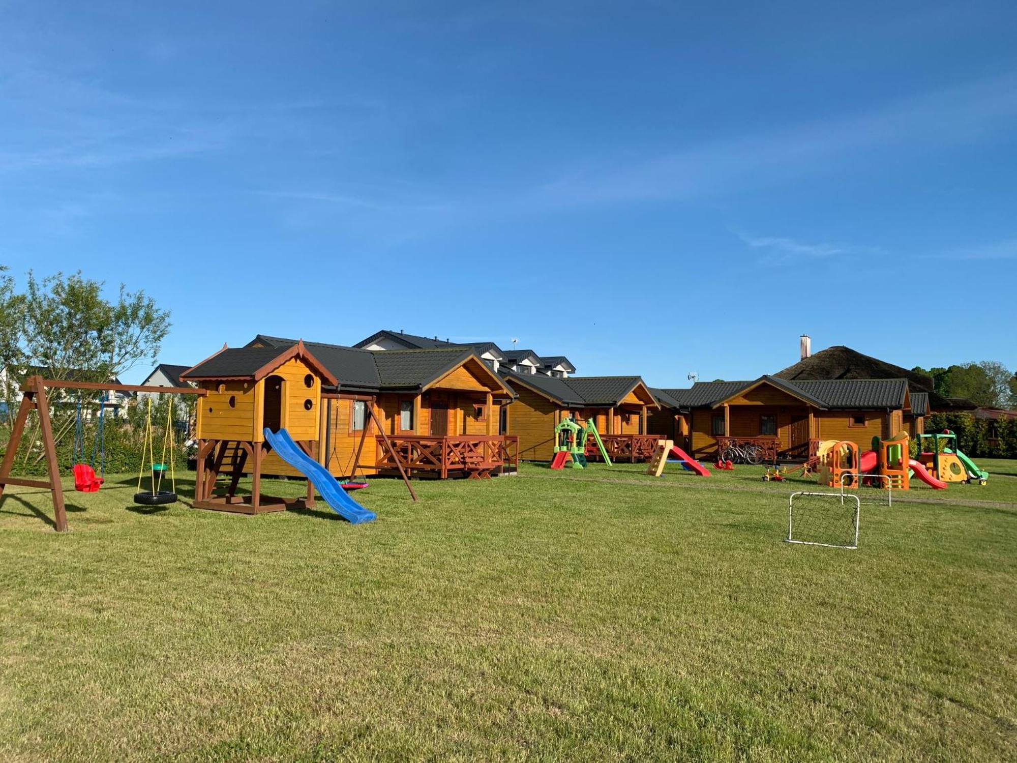 Villa Aurelia Pokoje Goscinne I Domki Letniskowe เมียเลนโก ภายนอก รูปภาพ